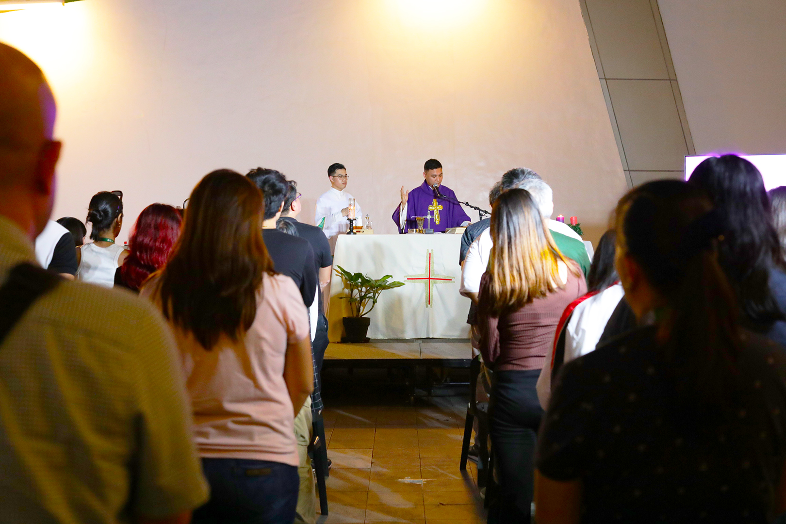 Benilde Tree Lighting and Holy Mass 3G2A2483