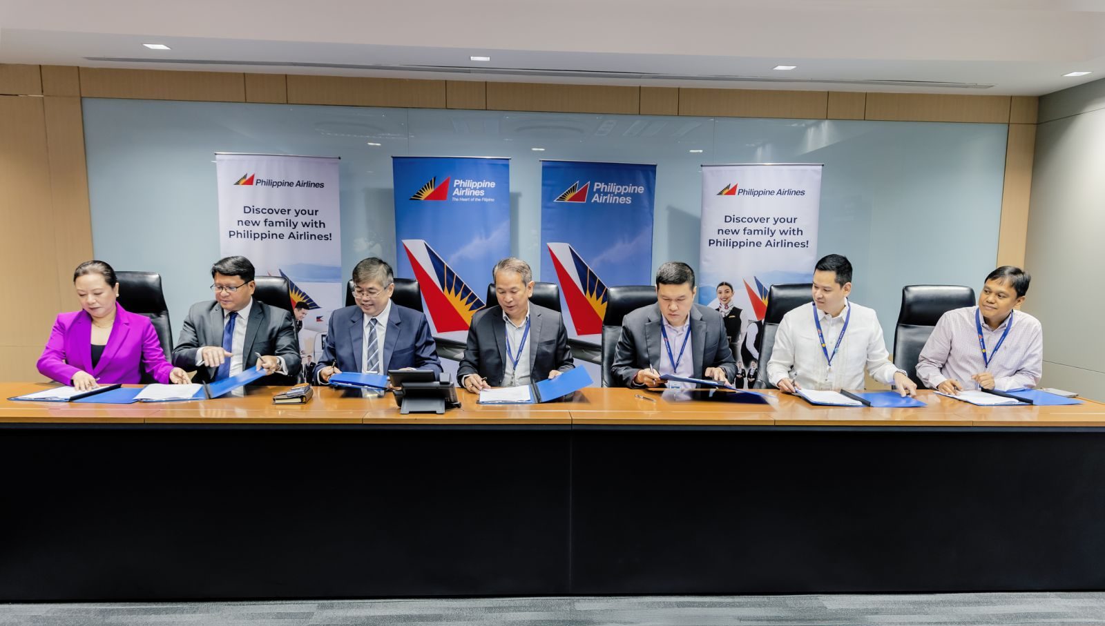 Read more about the article Philippine Airlines Partners with Benilde to Offer Real-World Training for Students